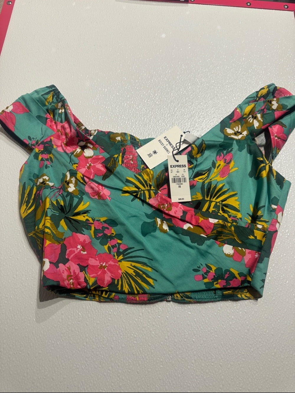 NWT | EXPRESS X ROCKY BARNES. LIMITED EDITION FLORAL CROP 🌼